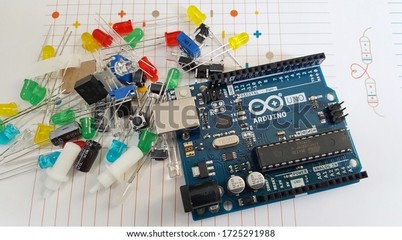 开发板的历史演变、与单板计算机的区别及未来产品化趋势